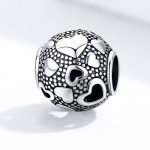 Strieborné perlové kúzlo so srdiečkami