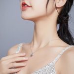 Strieborný náhrdelník s príveskom strom života