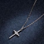 Strieborný náhrdelník s príveskom nekonečnej viery