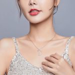 Strieborný náhrdelník s ľadovým medveďom