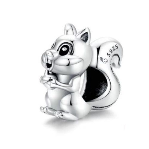 Strieborné kúzlo, veverička