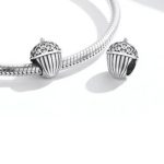 Strieborné kúzlo, žaluď