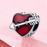 Strieborné kúzlo, srdce so šípom