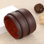 Široký punkový náramok, kožený, hnedý, s dvojitou prackou