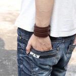 Široký punkový náramok, kožený, hnedý, s dvojitou prackou