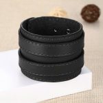 Široký punkový náramok, kožený, čierny, s dvojitou prackou