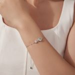 Ezüst karkötő rózsával