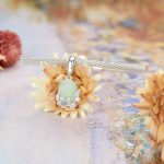 Ezüstcharm vintage stílusban