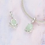 Ezüstcharm vintage stílusban