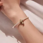 Ezüst charm, kereszt