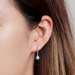 Ezüst karikafülbevaló türkizkristállyal