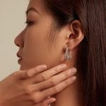 Ezüst fülbevaló vintage stílusban