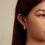 Ezüst fülbevaló vintage stílusban