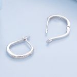 Ezüst karikafülbevaló csillogó kristályokkal