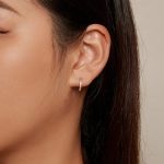 Ezüst karika-fülbevaló opálkővel