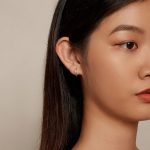 Ezüst karika-fülbevaló opálkővel