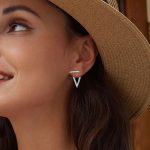 Ezüst fülbevaló, háromszög