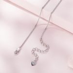 Ezüst női nyaklánc, anya gyermekével