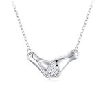 Ezüst női nyakánc, kezek