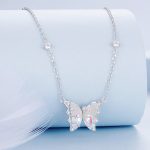 Ezüst női nyaklánc pillangómedállal