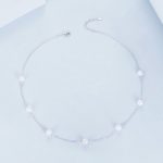 Ezüst nyaklánc fehér gyöngyökkel