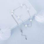 Ezüst nyaklánc fehér gyöngyökkel