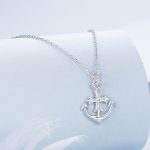 Ezüst női nyaklánc horgonymedállal