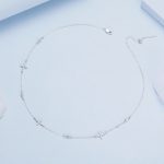 Ezüst női nyaklánc virágokkal