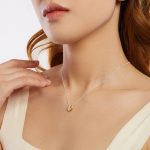 Ezüst női nyaklánc szívmedállal