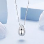 Ezüst női nyaklánc cseppmedállal