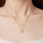 Ezüst nyaklánc napmedállal