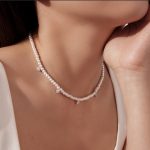 Ezüst nyaklánc gyöngyökkel