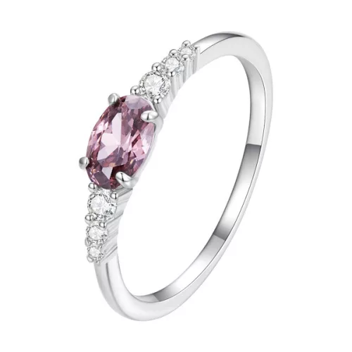 Ezüstgyűrű lila kővel, 8-as méret
