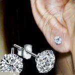 Strieborné náušnice s bielym zirkónovým kameňom