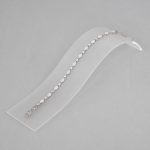 Strieborný náramok s oválnymi vložkami a kryštálmi, 22 cm