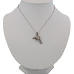 Ezüst medál, delfinek