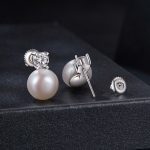 Ezüst női fülbevaló kristállyal és gyönggyel