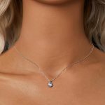 Ezüst nyaklánc moissanitmedállal