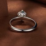 Ezüst női eljegyzési gyűrű kristállyal, 7-es méret