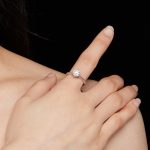 Ezüst női eljegyzési gyűrű kristállyal, 8-as méret