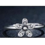 Kamenný prsteň s kvetinovým vzorom, 8