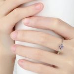 Malý strieborný prsteň s kvetmi, ružový, 6