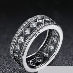 Strieborný prsteň s kosoštvorcovým kameňom, 7