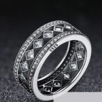 Strieborný prsteň s kosoštvorcovými kameňmi, 6