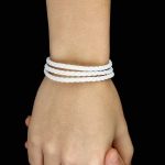 Zapletaný trojitý kožený náramok, biely