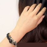 Kožený náramok s príveskom, Peace