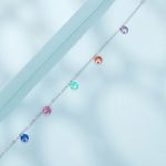 Ezüst karkötő színes kristályokkal