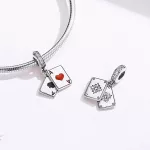 Ezüst charm, kártyalapok