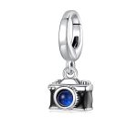 Ezüstcharm, fényképezőgép