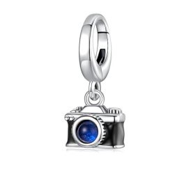 Ezüstcharm, fényképezőgép